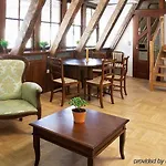 Leo Old Town Apartman *