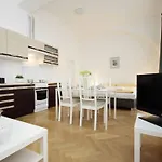 Apartman Leo Old Town
