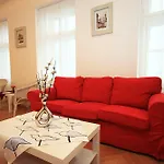 Leo Old Town Apartment
