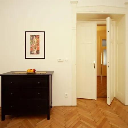 Leo Old Town Apartmán